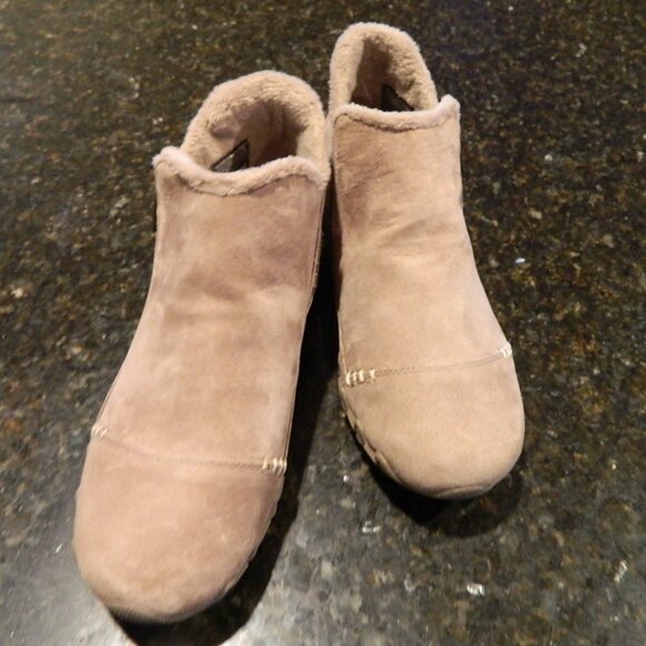 Skechers Women's Ankle Boots in Tan - Picture 2 of 10